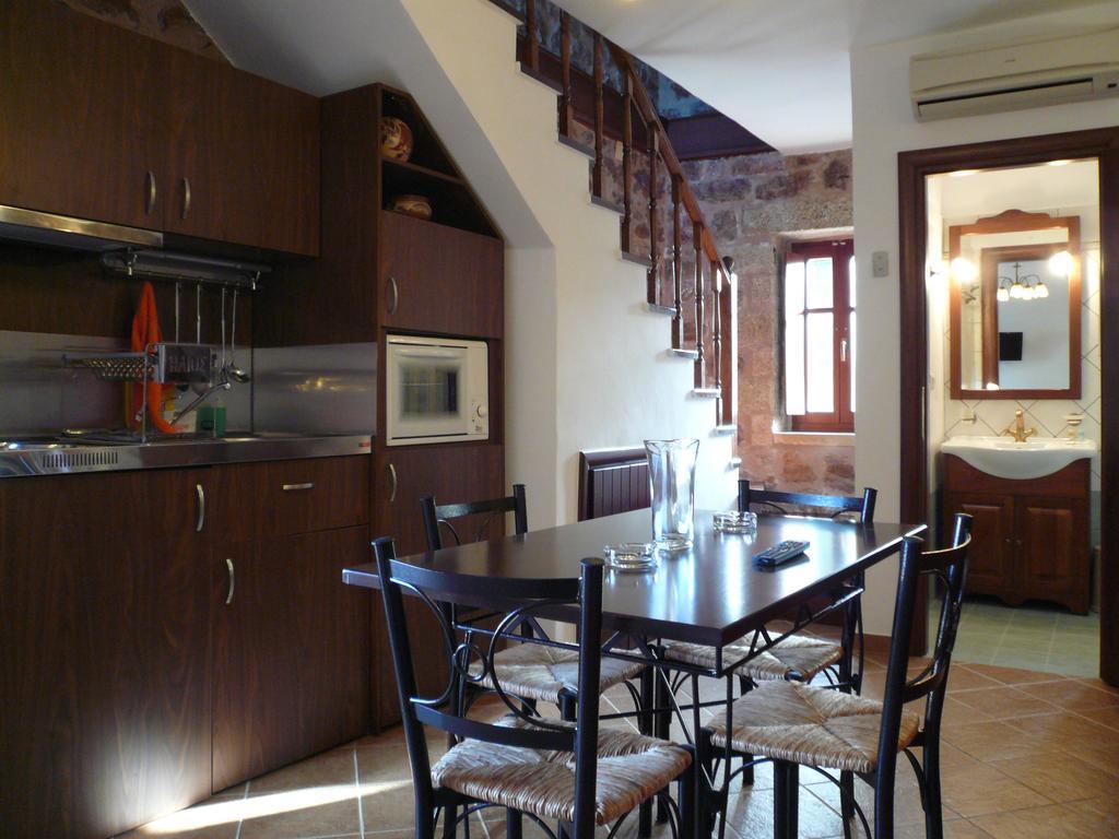 Xenonas Thalis Hotel Skoutarion Room photo