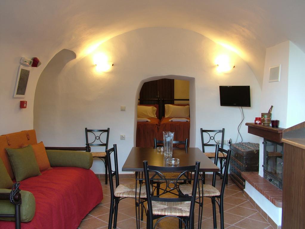 Xenonas Thalis Hotel Skoutarion Room photo