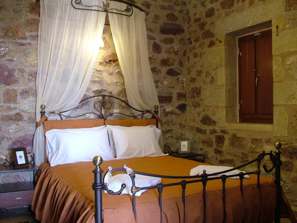 Xenonas Thalis Hotel Skoutarion Room photo