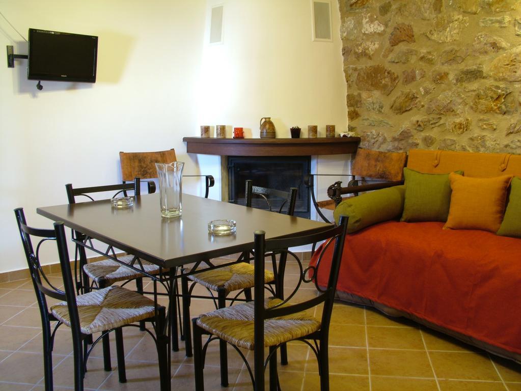 Xenonas Thalis Hotel Skoutarion Room photo