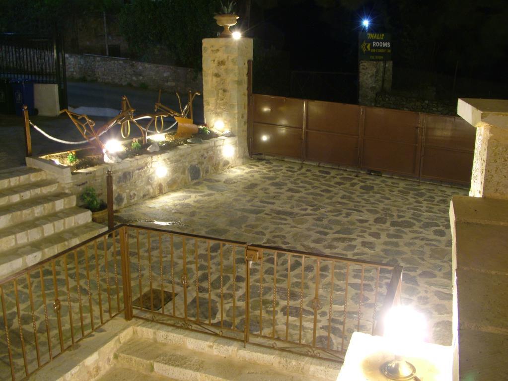 Xenonas Thalis Hotel Skoutarion Exterior photo